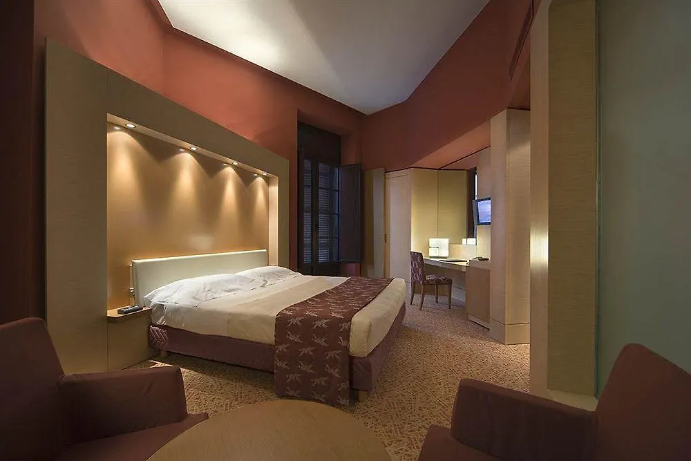 Una Hotels Napoli 4*, Nápoly Olaszország