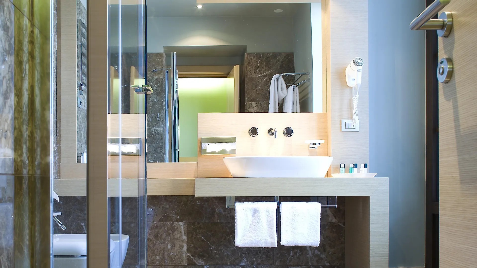 Una Hotels Napoli 4*, Nápoly