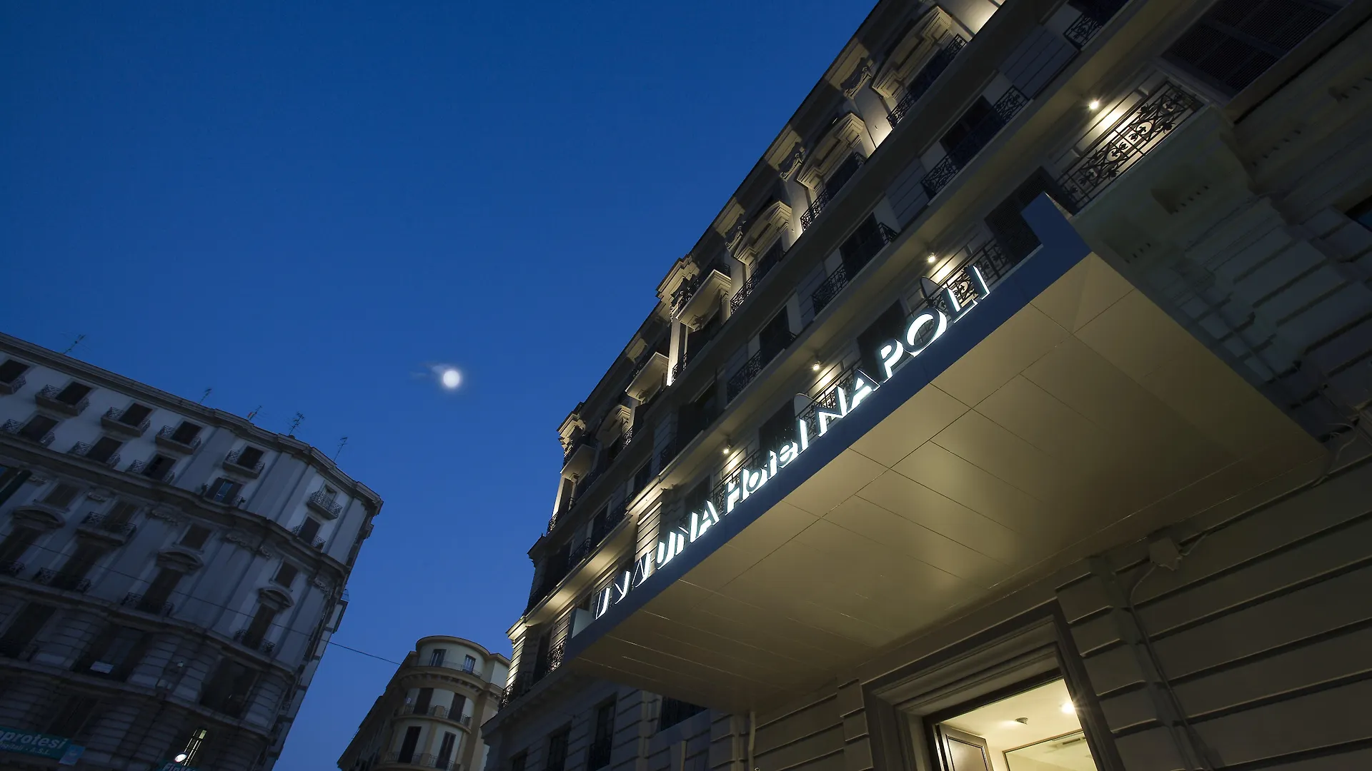Una Hotels Napoli  Nápoly