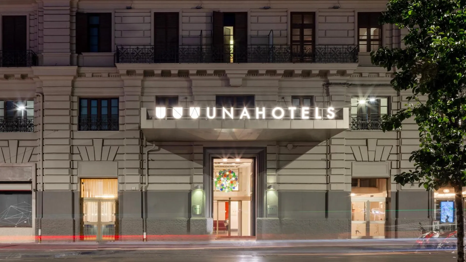 Unahotels Napoli 4*, נאפולי